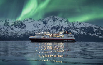 Hurtigruten, northern lights, aurora borealis, Norway, cruise, expedition, Arctic