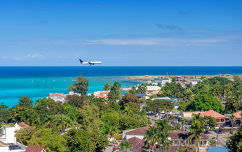 Plane landing in Montego Bay, Jamaica 