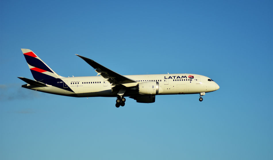 LATAM Airlines Boeing 787