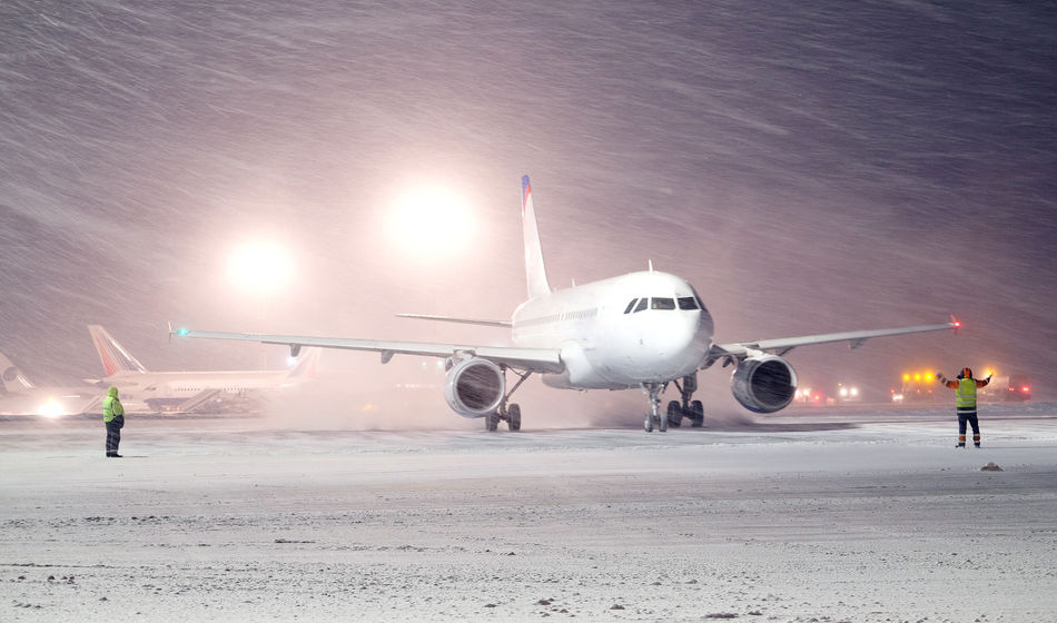 Airplane, winter, storm, blizzard, snow, tarmac, airport